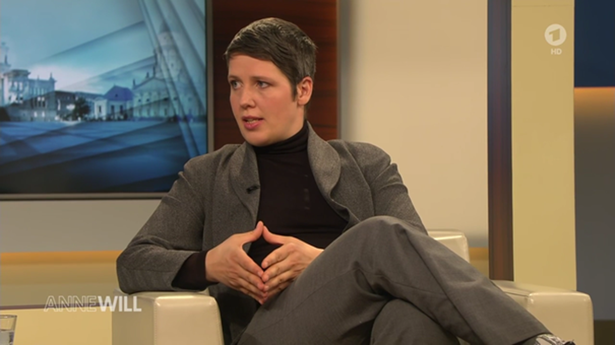 Viola Priesemann spricht sich für strengere Maßnahmen aus - dafür für einen kürzeren Zeitraum.