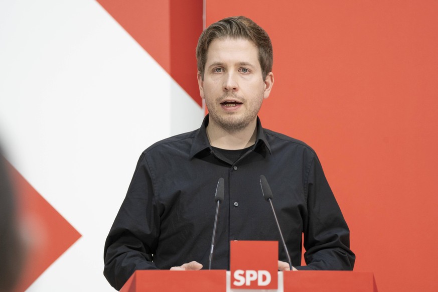 SPD-Generalsekretär Kevin Kühnert bei einer Pressekonferenz in der Parteizentrale in Berlin. 