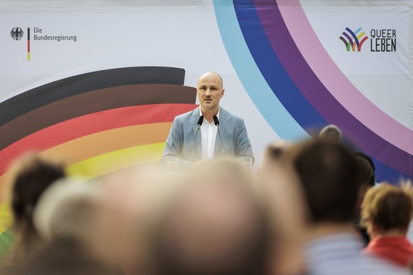 Sven Lehmann, Queer-Beauftragter der Bundesregierung, aufgenommen im Rahmen des CSD Empfangs im BMFSFJ in Berlin, 28.06.2023. Berlin Deutschland *** Sven Lehmann, Queer Commissioner of the Federal Gov ...