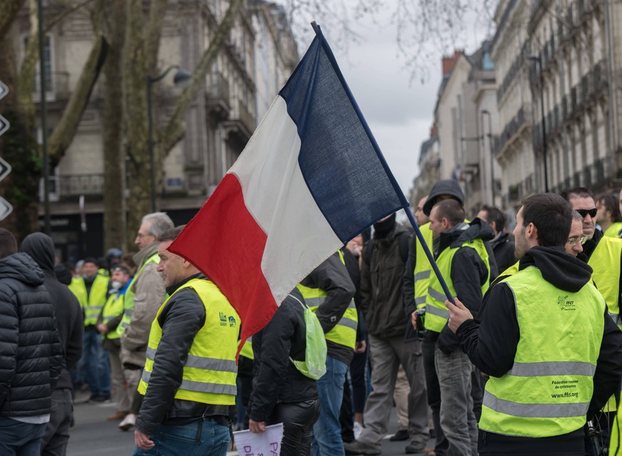 December 22, 2018 - Nantes, France - Saturday, December 22, 2018, about 2,000 people demonstrated in the streets of Nantes on the occasion of Act 6 of the mobilization of Yellow Vests ( gilets jaunes  ...