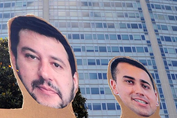 Protest gegen Matteo Salvini (l.) und Luigi Di Maio 