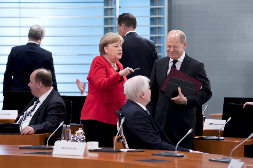 Merkel, Seehofer, Scholz, Kabinett DEU, Deutschland, Germany, Berlin, 06.05.2020 Helge Braun, Chef des Bundeskanzleramtes CDU, Angela Merkel, Bundeskanzlerin CDU, Gerd Mueller, Bundesminister fuer wir ...