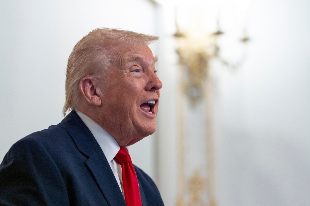 President Donald Trump speaks to troops via video from his Mar-a-Lago estate on Thanksgiving, Thursday, Nov. 27, 2025, in Palm Beach, Fla. (AP Photo/Alex Brandon)