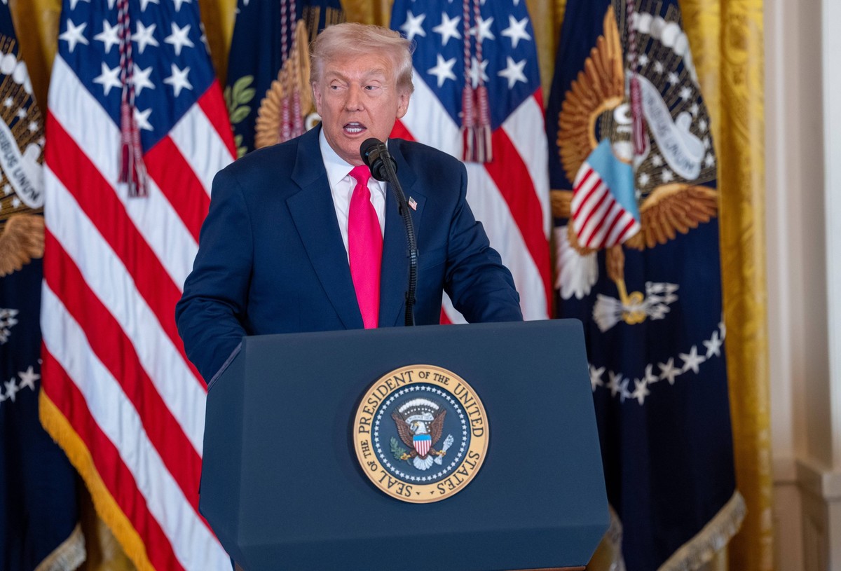 November 13, 2025, Washington, District of Columbia, United States: President DONALD TRUMP and First Lady MELANIA TRUMP take part in the Signing Ceremony for an Executive Order on Fostering the Future ...