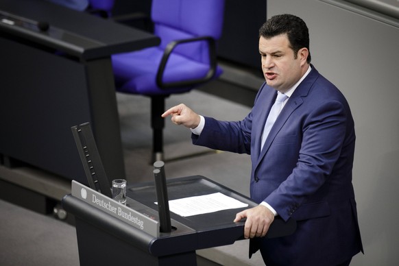 Bundesarbeitsminister Hubertus Heil, SPD, spricht zum Plenum waehrend der 50. Sitzung des Deutschen Bundestages in Berlin, 14.09.2018. Berlin Deutschland *** Federal Labor Minister Hubertus Heil SPD s ...