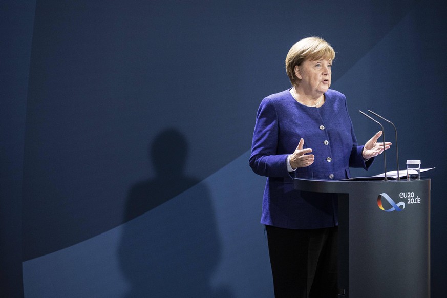 Angela Merkel spricht auf der Münchener Sicherheitskonferenz über die Beziehung zu den USA.