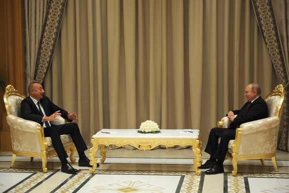 Der asaibadschanische Präsident Ilham Alijew gemeinsam mit seinem russischen Kollegen Wladimir Putin.
