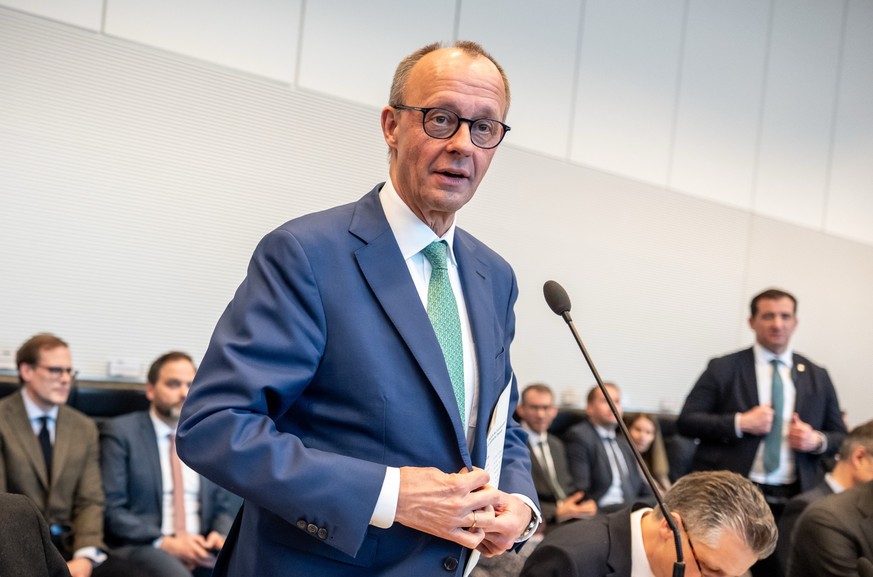 10.03.2025, Berlin: Friedrich Merz, Unions Fraktionsvorsitzender und CDU Bundesvorsitzender, spricht zu Beginn der Fraktionssitzung im Bundestag. Bei einer geplanten Sondersitzung im Bundestag sollen  ...