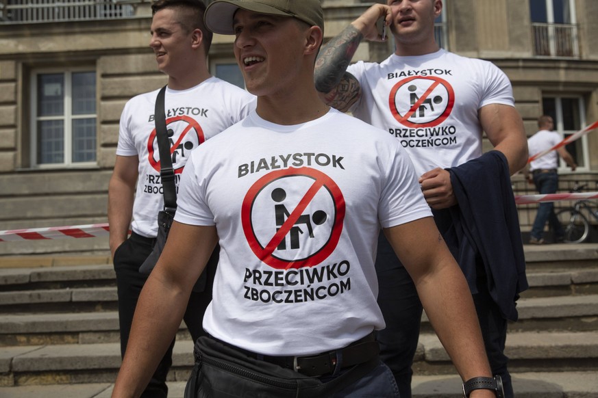 Rechte Gegendemonstranten in Białystok.
