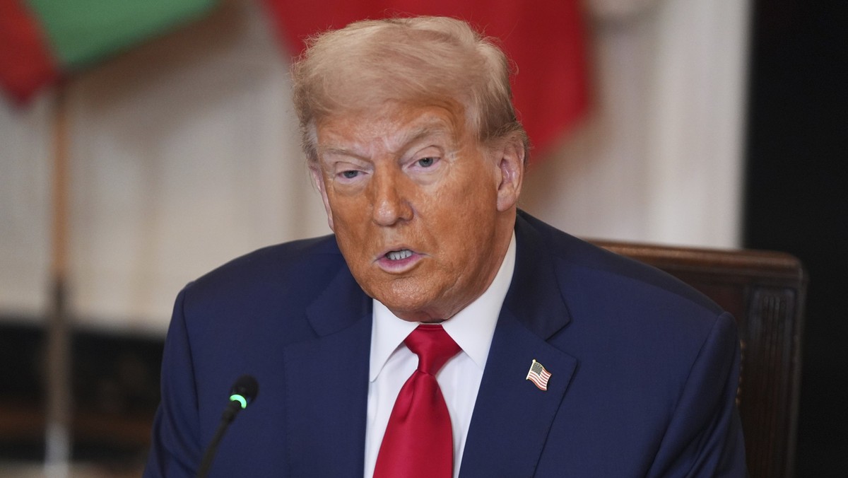 09.07.2025, USA, Washington: US-Präsident Donald Trump spricht während eines Mittagessens mit afrikanischen Staatsoberhäuptern im State Dining Room des Weißen Hauses. Foto: Evan Vucci/AP/dpa +++ dpa-B ...