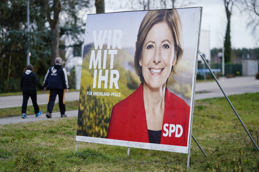 Malu Dreyer (SPD) kann ersten Prognosen zufolge weitermachen als Ministerpräsidentin von Rheinland-Pfalz. 