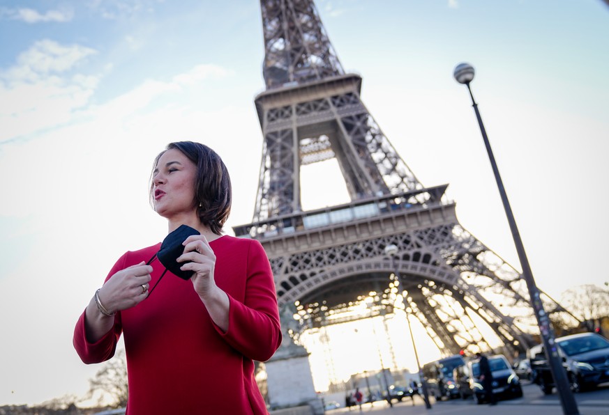 09.12.2021, Frankreich, Paris: Annalena Baerbock, Au