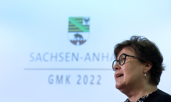 Sachsen-Anhalts Gesundheitsministerin Petra Grimm-Benne (SPD) sieht erstmal von einer Maskenpflicht ab.