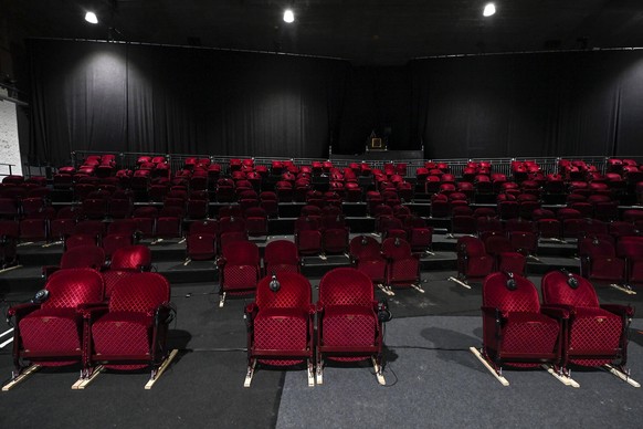 Illustration picture shows the empty theater hall of theater company Toneelhuis, at Waagnatie in Antwerp, after Tonight s performance Wachten op Godot was cancelled, Thursday 29 October 2020. New meas ...