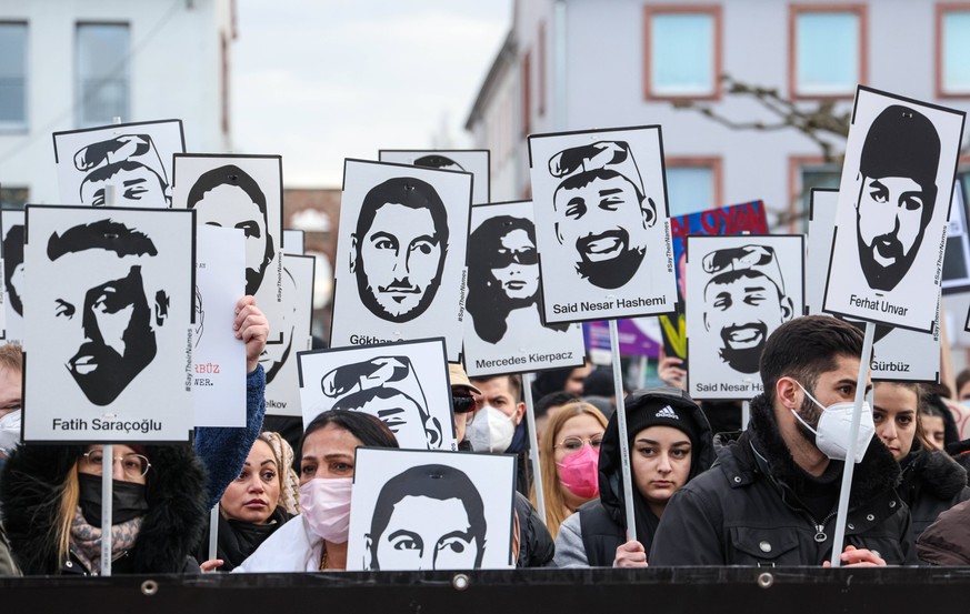 Gedenktag und Demonstration zwei Jahre nach dem rassistischen Anschlag von Hanau 19.02.2022 Zwei Jahre nach dem rassistischen Anschlag von Hanau, bei dem Ferhat Unvar, Hamza Kurtovic, Said Nesar Hashe ...