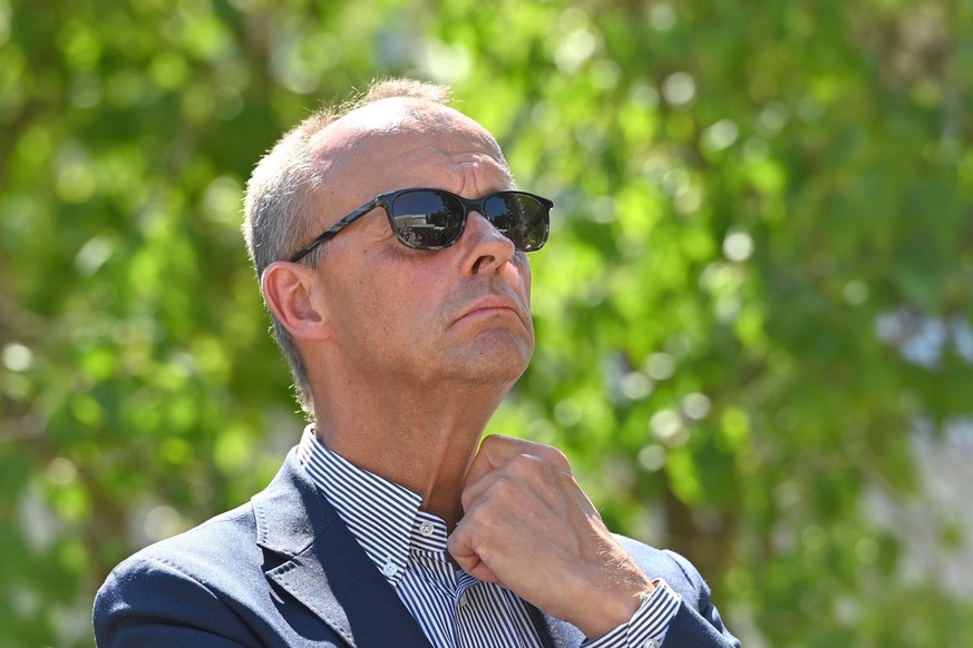 Friedrich MERZ mit Sonnenbrille, Einzelbild,angeschnittenes Einzelmotiv,Portraet,Portrait,Portr