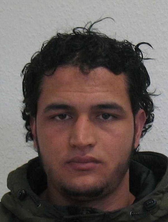 Bilder des Tages Polizei fahndet europaweit nach dem Islamisten Anis Amri aus Tunesien (161221) -- BERLIN, Dec. 21, 2016 () -- Photo released on Dec. 21, 2016 and acquired from the website of German F ...