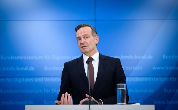 31.07.2024, Berlin: Volker Wissing (FDP), Bundesminister f�r Digitales und Verkehr, �u�ert sich bei einer Pressekonferenz im Bundesministerium f�r Digitales und Verkehr (BMDV) zum Abschlussbericht der ...