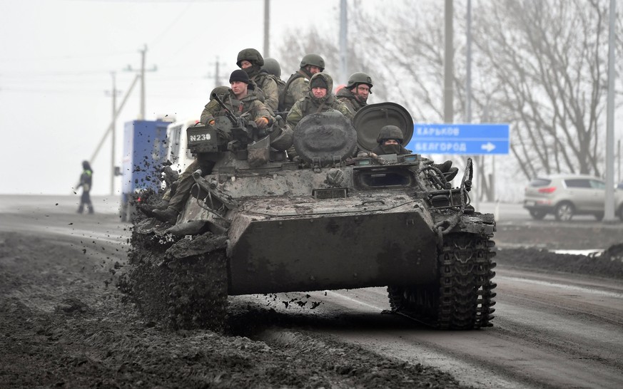 News Themen der Woche KW09 Russia Ukraine Military Operation 8129928 02.03.2022 Russian military hardware moves along a road near the border with Ukraine in Belgorod region, Russia. Mikhail Voskresens ...