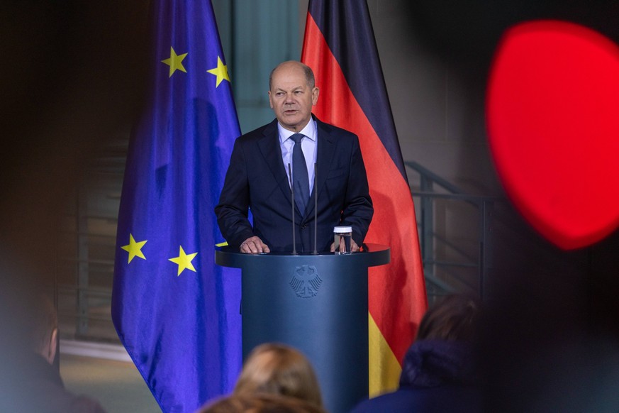 Statement Bundeskanzler Olaf Scholz zum Antrag der Vertrauensfrage Deutschland, Berlin den 11.12.2024: Bundeskanzler Olaf Scholz SPD gibt im Kanzleramt ein Statement zu seiner angestellte Vertrauensfr ...