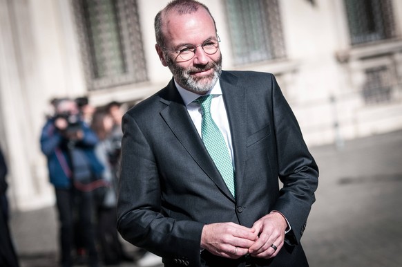 News Bilder des Tages Manfred Weber In Rome The president of the EPP, German Manfred Weber, leaves Palazzo Chigi at the end of a meeting with Prime Minister Giorgia Meloni on Noember 11, 2022 in Rome, ...