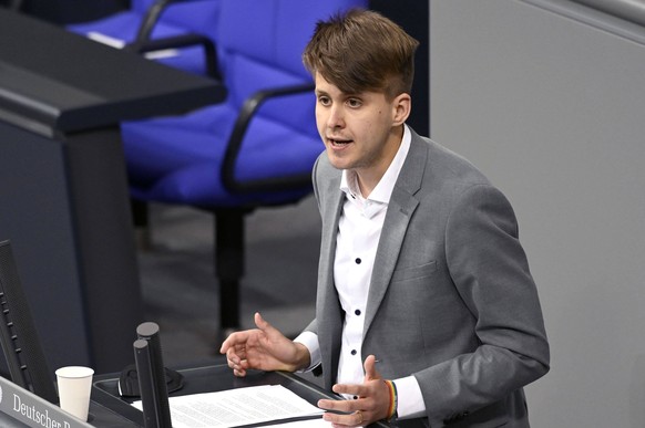 Max Lucks in der 9. Sitzung des Deutschen Bundestages im Reichstagsgeb�ude. Berlin, 16.12.2021 *** Max Lucks at the 9 session of the German Bundestag in the Reichstag building Berlin, 16 12 2021 Foto: ...