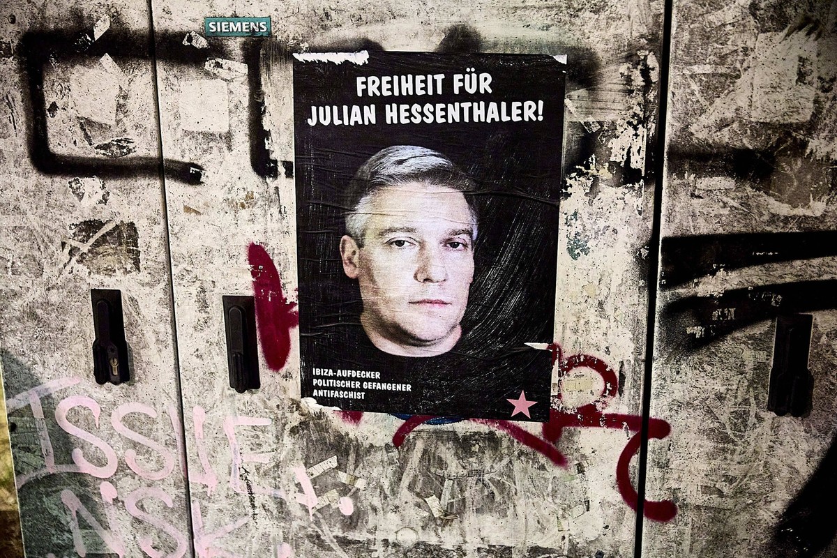 - Wien11.02.2021 - Coronavirus Krise - Der Drogenprozess gegen den mutmaßlichen Drahtzieher des Ibiza-Videos Julian Hessenthaler, dessen Video die Regierung zwischen der türkisen ÖVP und der FPÖ gespr ...