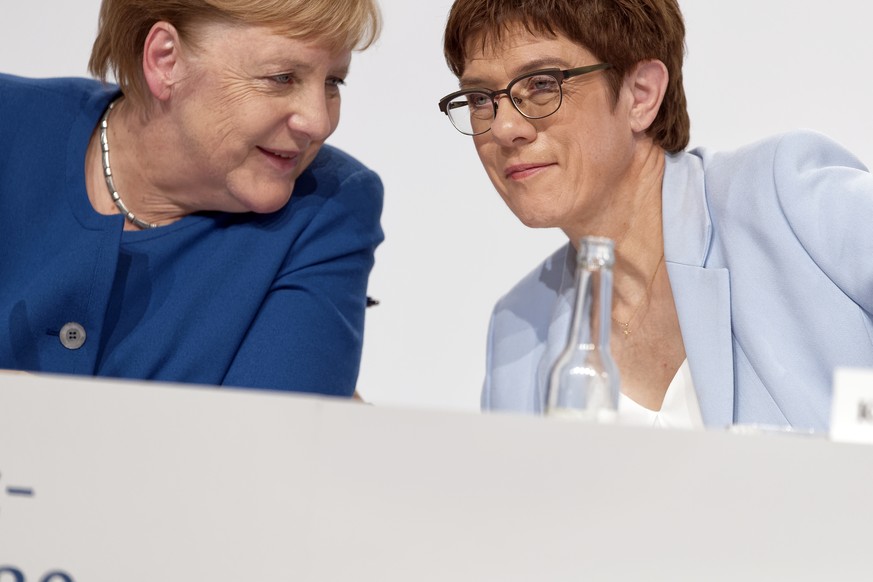 Angela Merkel AKK 2019-09-20, Berlin, Deutschland Pressekonferenz der GroKo und des Klimakabinetts zum Klimaschutzprogramm 2030 der Bundesregierung. Im Bild Bundeskanzlerin Angela Merkel CDU und Anneg ...