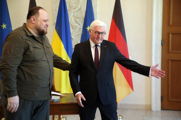Bundespräsident Frank-Walter Steinmeier hat den ukrainischen Parlamentspräsidenten Ruslan Stefantschuk im Schloss Bellevue empfangen.