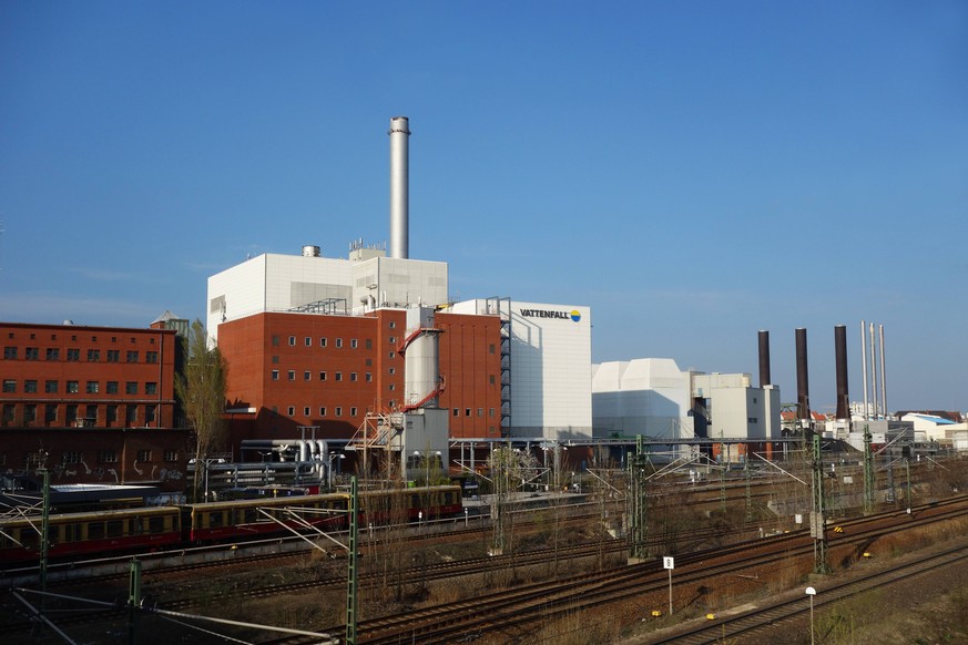 VATTENFALL Heizkraftwerk Moabit - GER, Germany, Deutschland, Berlin, 04.04.2019 - Berlin-Mitte (Ortsteil Moabit): Das Heizkraftwerk dient der Versorgung der umliegenden Stadtgebiete mit Strom und Fern ...