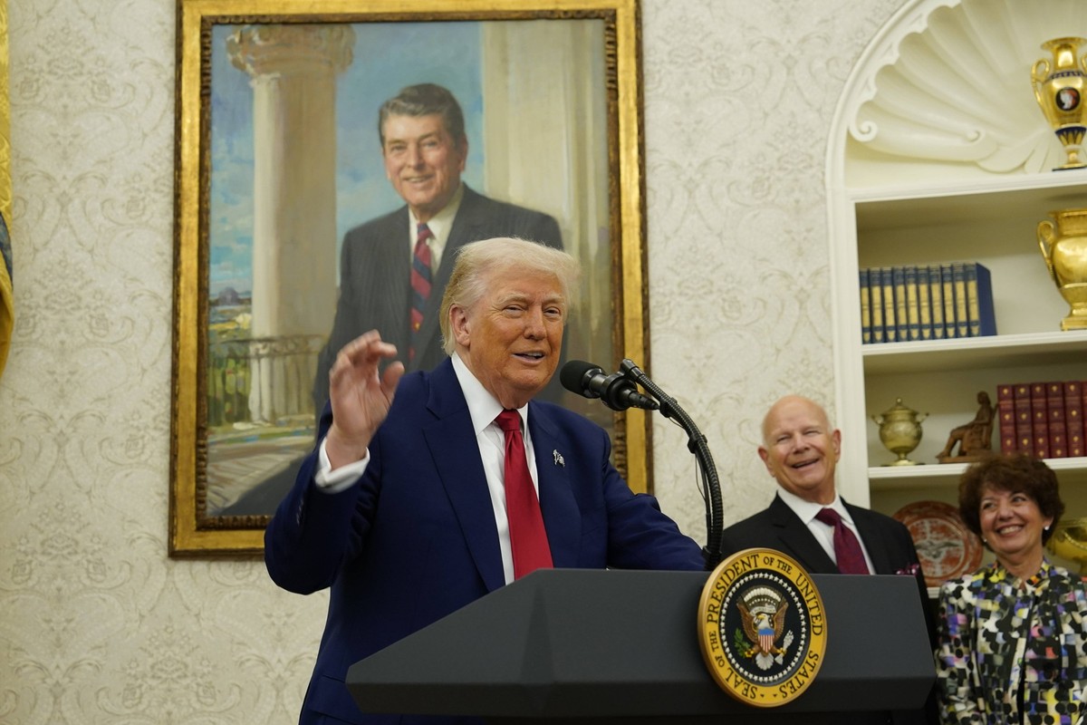 Trump Participates in a Swearing-In Ceremony for Jeanine Pirro United States President Donald J Trump makes opening remarks as he participates in a swearing-in ceremony for Fox News host Jeanine Pirro ...
