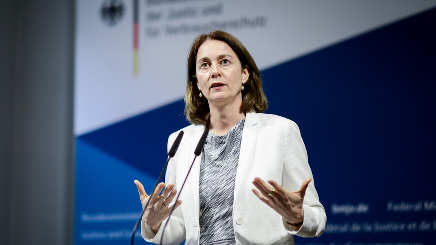 26.03.2018, Berlin: Katarina Barley (SPD), Bundesjustizministerin, gibt nach einem Treffen mit einer Facebook-Delegation eine Pressekonferenz. Im Zentrum des Treffens stand der Datenskandal. Foto: Kay ...