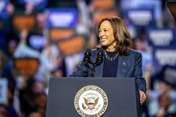 News Themen der Woche KW44 News Bilder des Tages November 3, 2024, East Lansing, Michigan, U.S: Vice President KAMALA HARRIS during the Rally at Michigan State University, East Lansing, Michigan East  ...