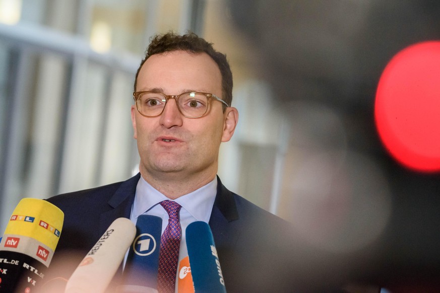 Bundestag, pressestatement von Jens Spahn Deutschland, Berlin - 12.12.2019: Im Bild ist Jens Spahn Bundesminister f�r Gesundheit, cdu w�hrend des pressestatement im deutschen Bundestags zu sehen. Berl ...