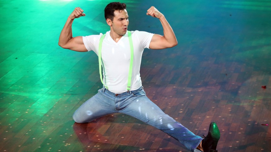 COLOGNE, GERMANY - APRIL 01: Attila Hildmann performs on stage during the 3rd show of the television competition &#039;Let&#039;s Dance&#039; on April 1, 2016 in Cologne, Germany. (Photo by Andreas Re ...