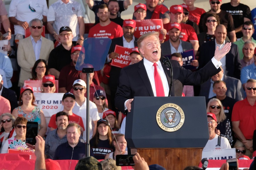 May 20, 2019 - Montoursville, Pennsylvania, U.S - President DONALD J. TRUMP campaigns in Montoursville, Pennsylvania. Montoursville U.S. PUBLICATIONxINxGERxSUIxAUTxONLY - ZUMAe125 20190520_znp_e125_02 ...