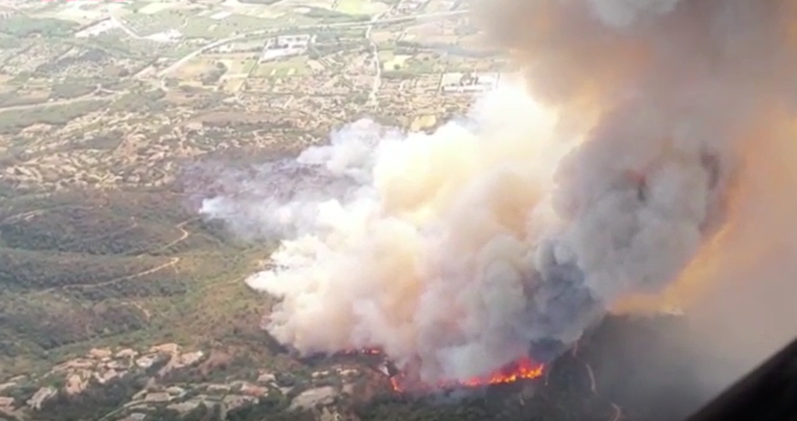 Luftaufnahmen zeigen das Ausmaß der Brände an der Costa Brava.