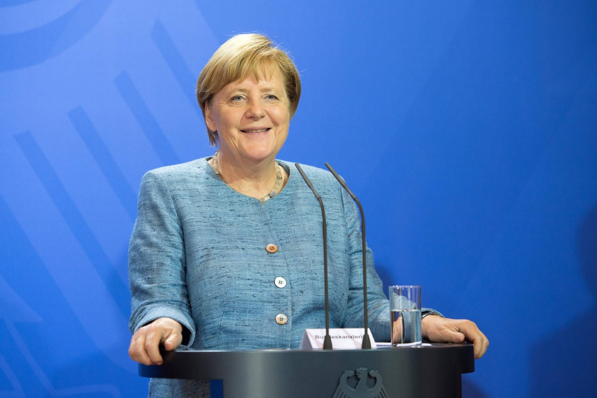 Meseberg Meseberg, Zukunftsgespraech - mit Sozialpartnern im Gaestehaus der Bundesregierung Dr. Angela Merkel, Schloss Meseberg bei Gransee, *** Meseberg Meseberg Future discussion with social partner ...