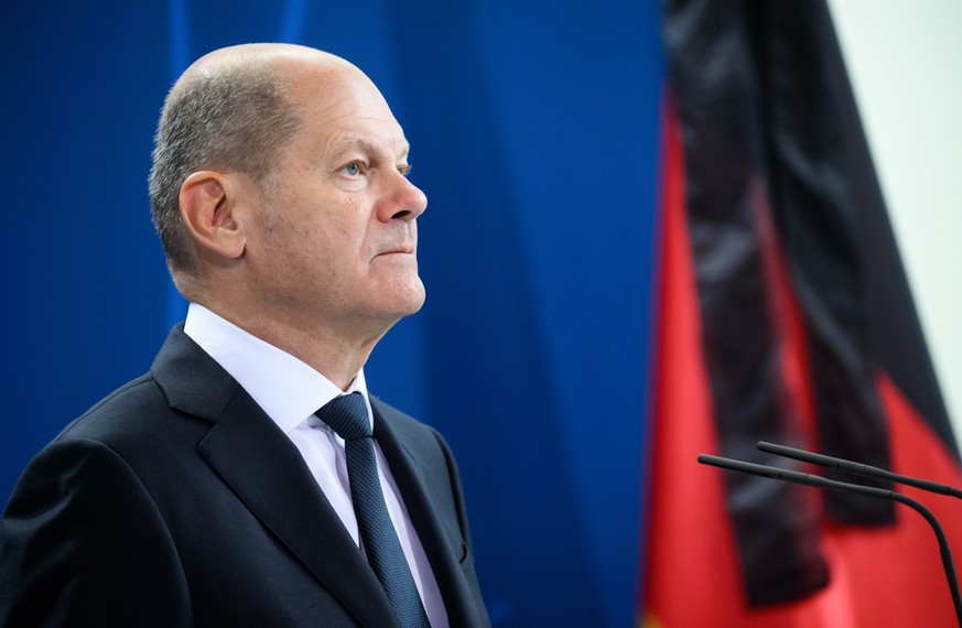 09.09.2022, Berlin: Bundeskanzler Olaf Scholz (SPD) äußert sich im Bundeskanzleramt zum Tod der britischen Königin Elizabeth II. Die britische Königin Elizabeth II. ist gestern (08.09.2022) im Alter v ...