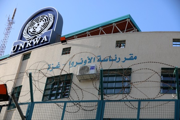 ARCHIV - 28.11.2021, Pal�stinensische Gebiete, Gaza: Das Hauptquartier der United Nations Relief and Works Agency (UNRWA) in Gaza. (zu dpa: �UN untersuchen weiter Terror-Vorw�rfe gegen 14 UNRWA-Mitarb ...