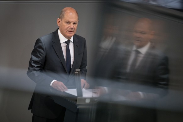 Bundeskanzler Olaf Scholz (SPD) spricht bei einer Regierungserklärung zu den bevorstehenden Gipfeltreffen von EU, G7 und Nato.