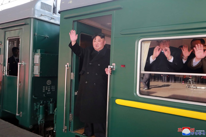 News Bilder des Tages This image released on February 23, 2019, by the North Korean Official News Service (KCNA), shows North Korean leader Kim Jong Un as he departed by train en route to his second s ...