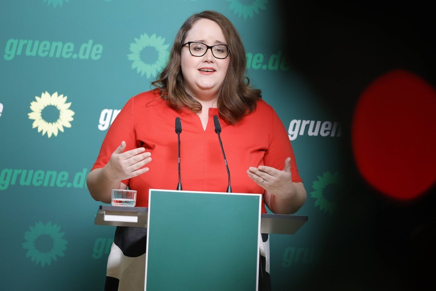 Ricarda Lang, Bundesvorsitzende von BÜNDNIS 90/DIE GRÜNEN, Deutschland, Berlin, Pressekonferenz mit Ricarda Lang, Bundesvorsitzende von BÜNDNIS 90/DIE GRÜNEN und Terry Reintke, deutsche und europäisch ...