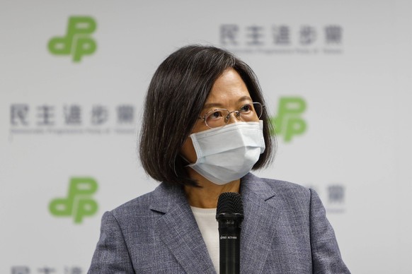 News Themen der Woche KW47 November 26, 2022, Taipei, Taipei, Taiwan: Taiwan President Tsai Ing-wen announces her resignation as the chairperson of the DPP, following KMT s landslide victory in the lo ...