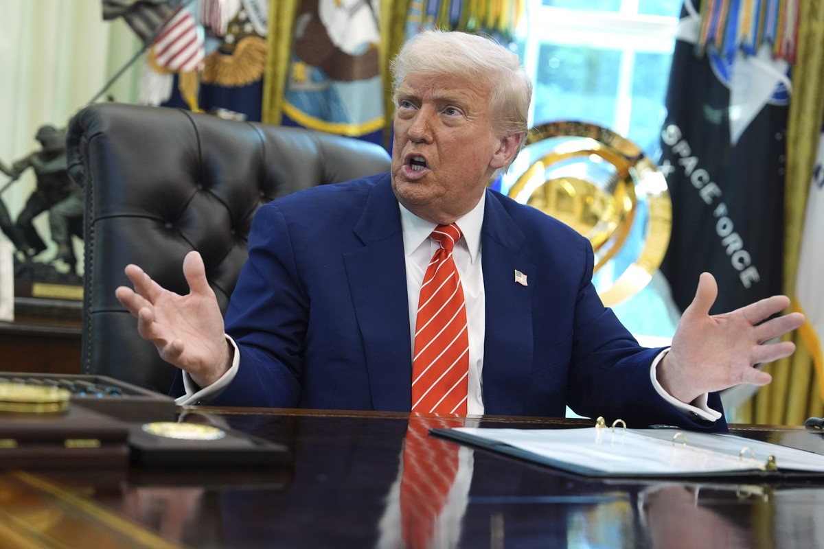 President Donald Trump speaks during a news conference with Elon Musk in the Oval Office of the White House, Friday, May 30, 2025, in Washington. (AP Photo/Evan Vucci)