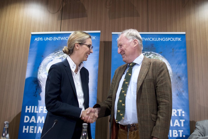 Bilder des Tages Weidel, Gauland, AfD PK Asylpolitik DEU, Deutschland, Germany, Berlin, 21.08.2017 Alice Weidel, Spitzenkandidatin der AfD, und Alexander Gauland, Spitzenkandidat der AfD, v.l.n.r., wa ...