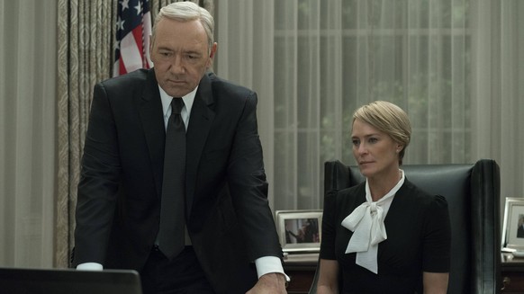 Kevin Spacey, Robin Wright, House Of Cards Season 5 (2017) Netflix Los Angeles CA PUBLICATIONxINxGERxSUIxAUTxONLY Copyright: xDavidxGiesbrechtx/xNetflixx 33406_002THA