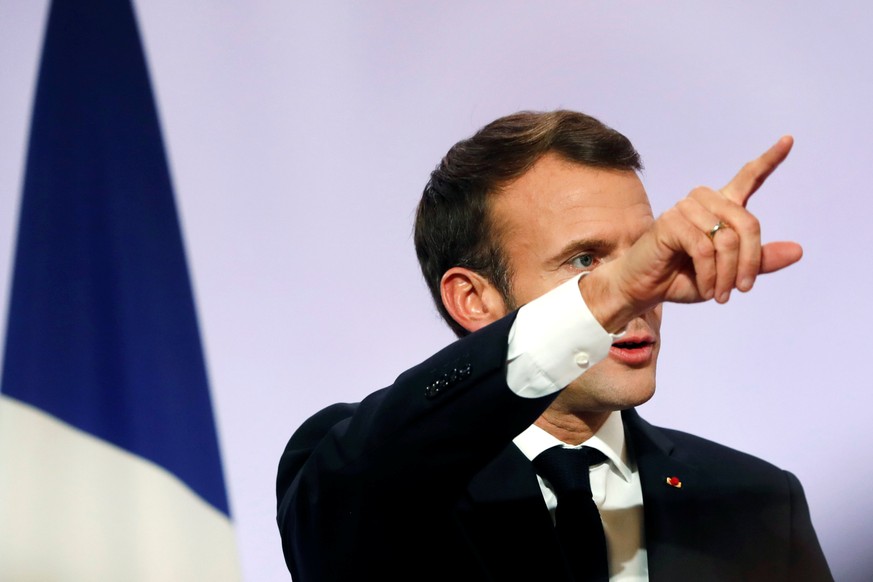 France&#039;s President Emmanuel Macron delivers a speech during a meeting with French mayors at the Elysee Palace, in Paris, France November 21, 2018. Thibault Camus/Pool via REUTERS