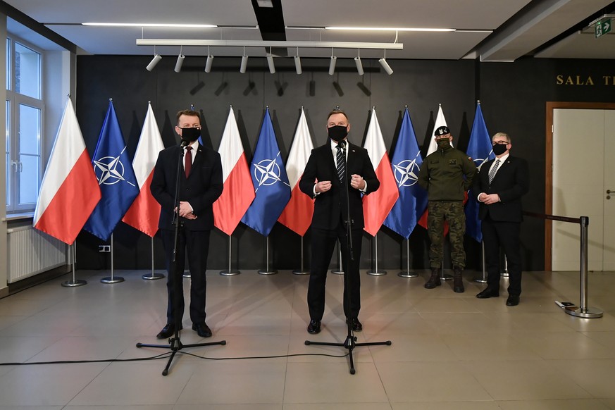 27.01.2021, Polen, Warschau: Andrzej Duda (2.v.l.) , Pr