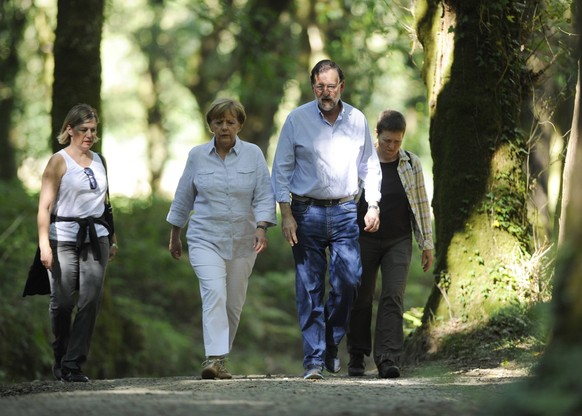 25-08-14. Mariano Rajoy und Angela Merkel wandern auf dem Jakobsweg IagoxL�pez PUBLICATIONxINxGERxSUIxAUTxHUNxPOLxCZExONLY

25 08 14 Mariano Rajoy and Angela Merkel hiking on the Jakobsweg PUBLICATI ...